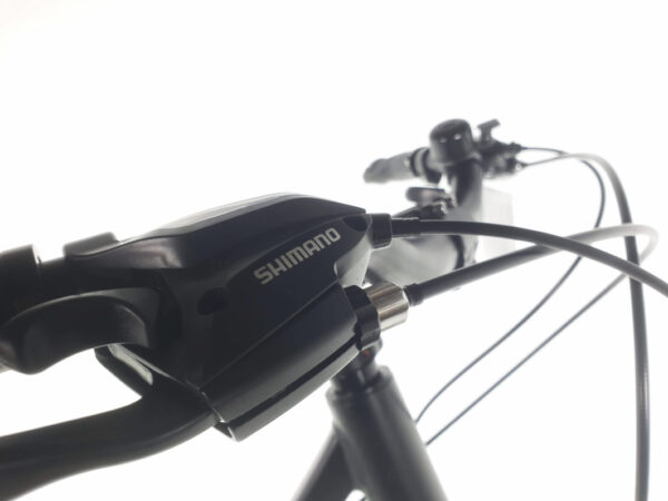 Cykelstyre med Shimano-växlar och bromsar.