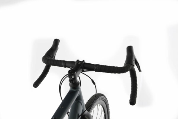 Närbild av cykelstyre med drop-styre