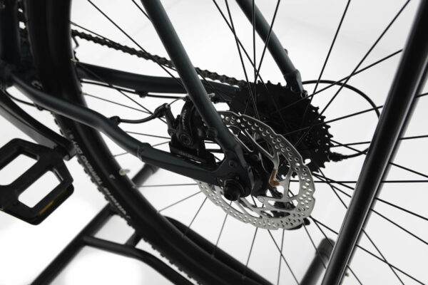 Cykel med skivbroms och pedaler