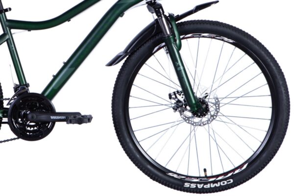 Grön mountainbike delvis visad från sidan