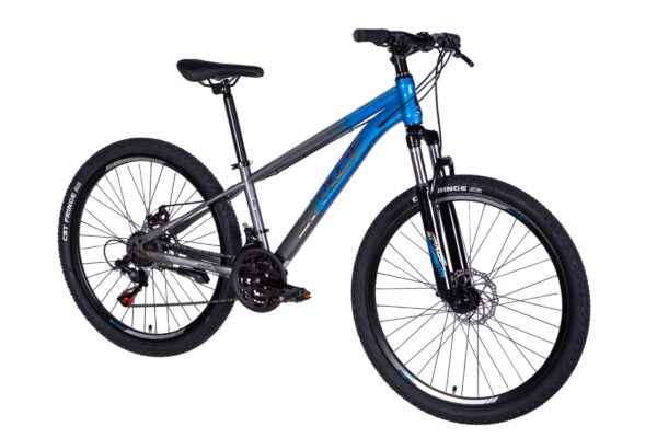 Blå mountainbike med grå ram och kraftiga däck.