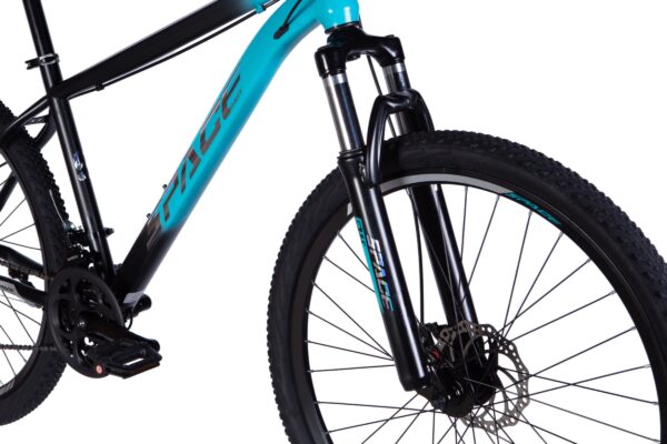 Modern mountainbike med robust design och skivbromsar