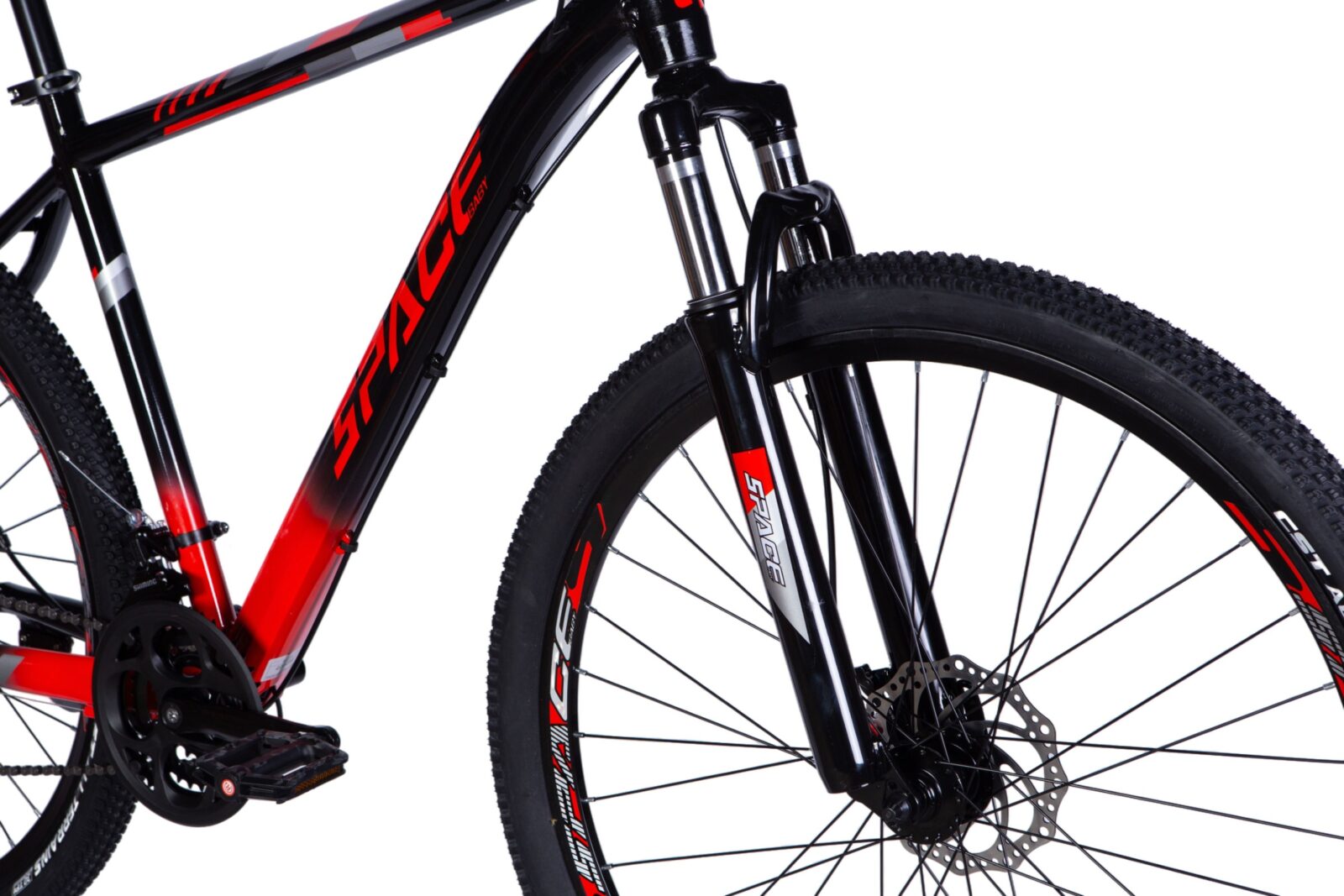 Mountainbike med svart och röd ram