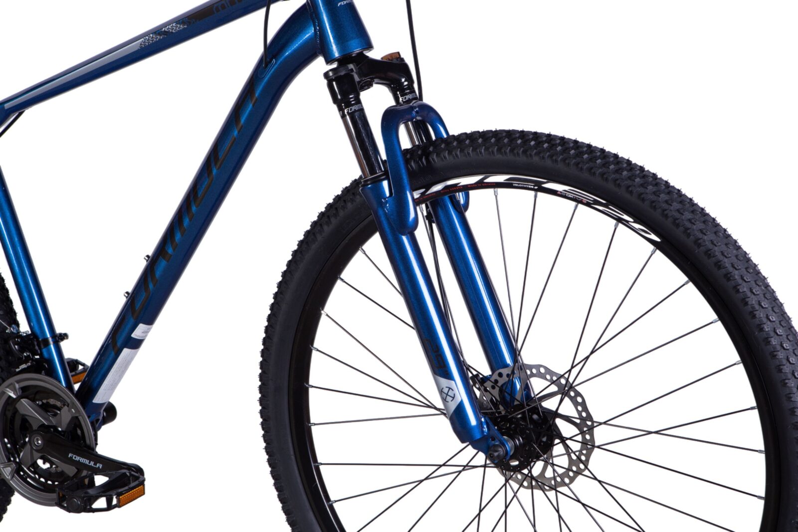 Blå mountainbike med skivbromsar och terrängdäck