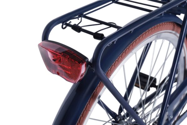 Baklykta på cykel med pakethållare.