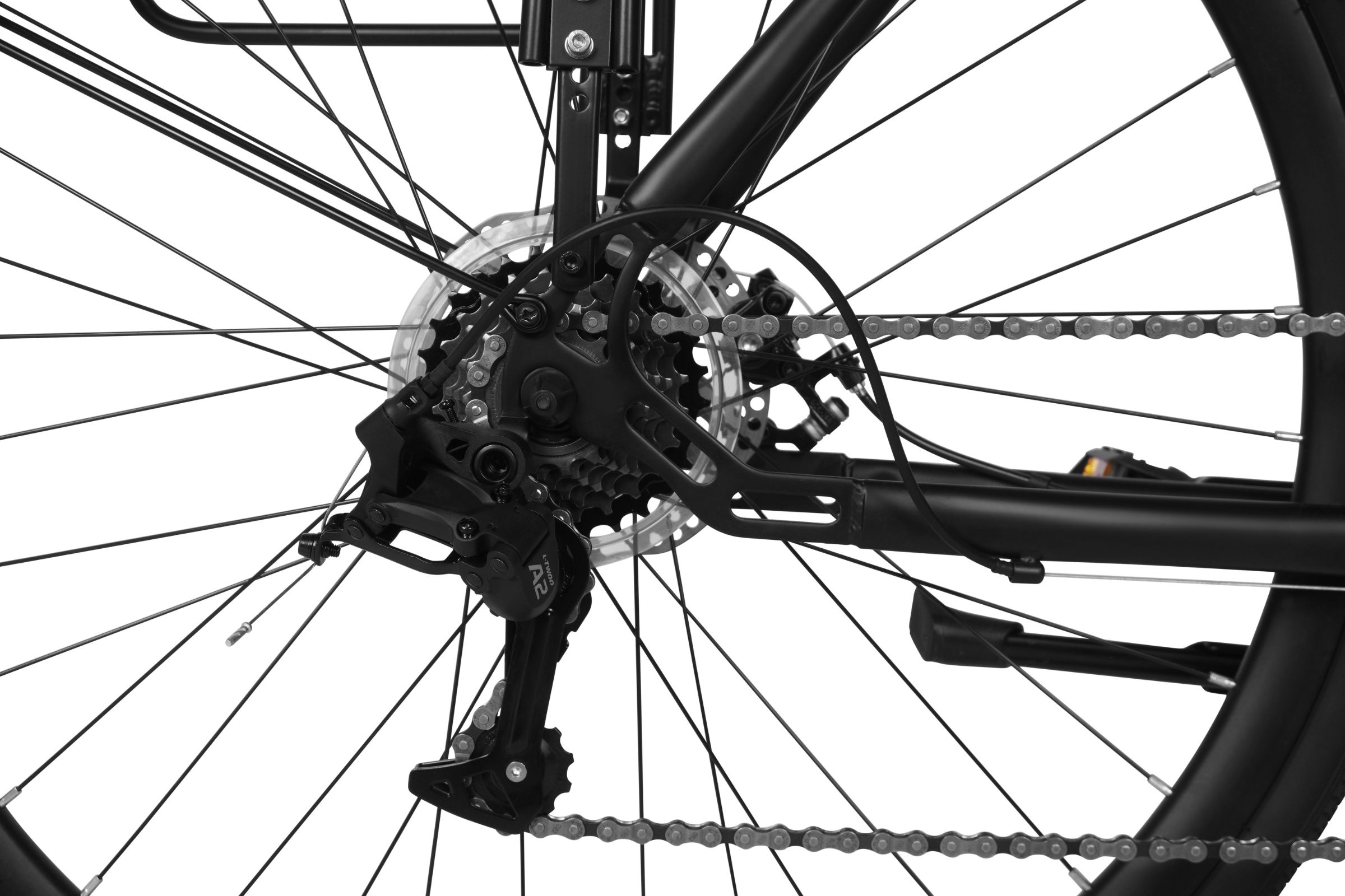 Detalj av cykelns växelsystem och kedja.