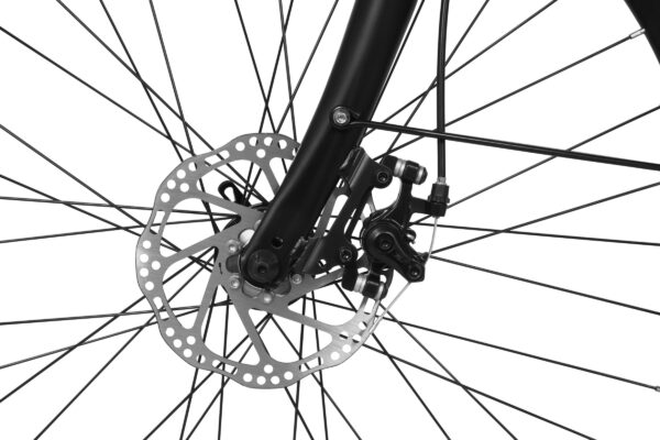 Cykelhjul med skivbroms och navdetaljer.