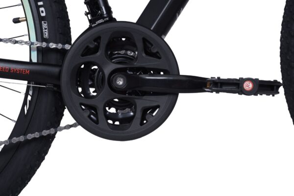 Cykelns vevparti och kedja i detalj.