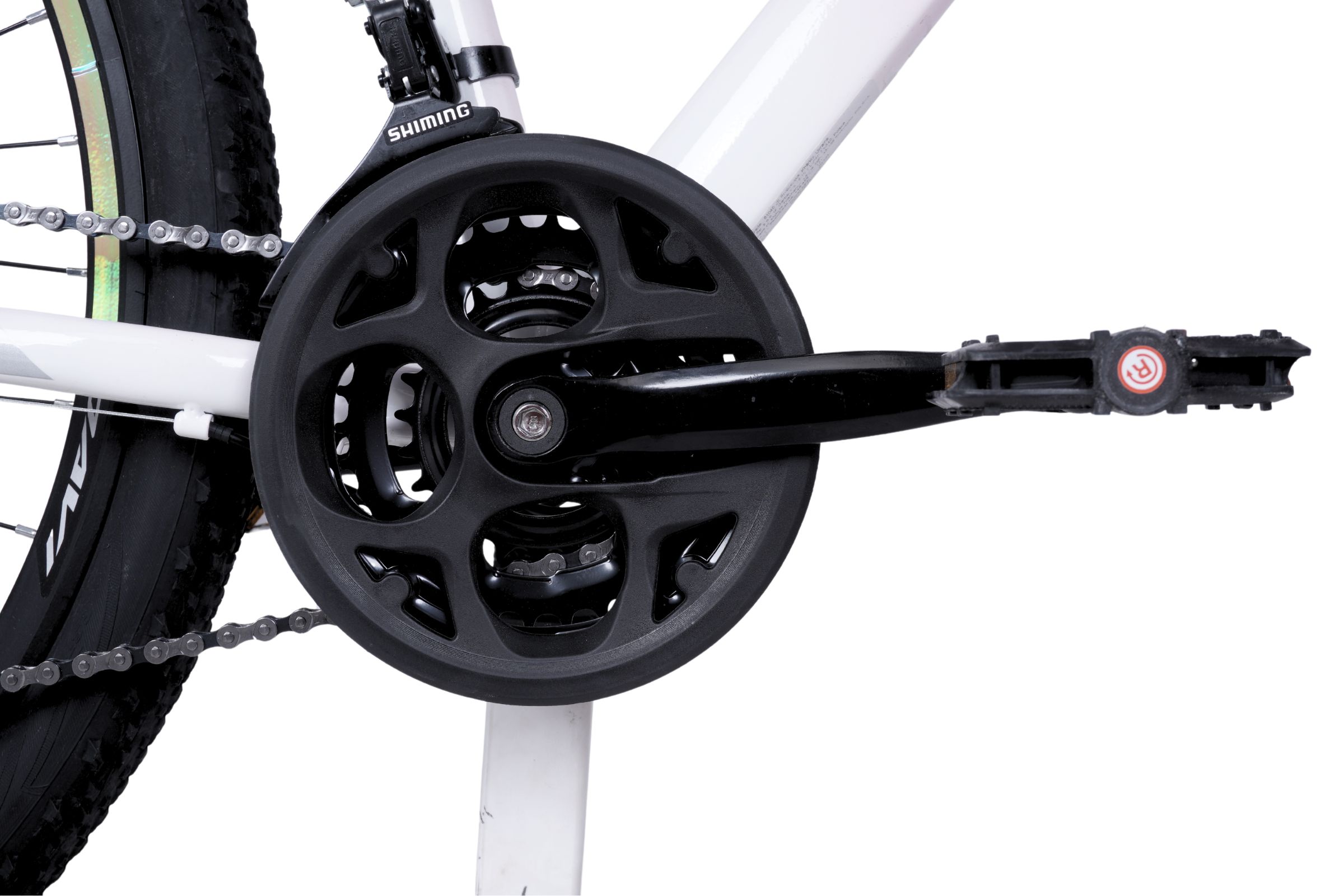 Cykelns kedjedrev och pedaler i fokus.